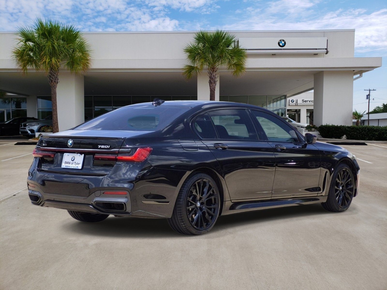 Used 2022 BMW 750i xDrive w/ Executive Package AWD/4WD image 6