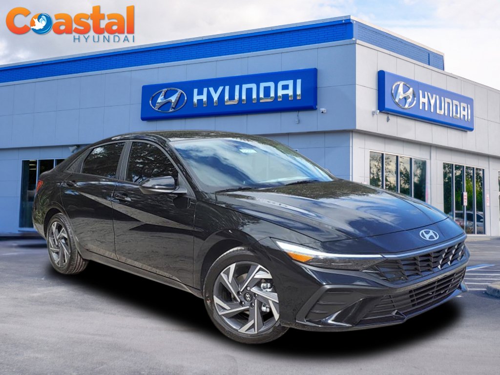Used 2025 Hyundai Elantra Sport image 1