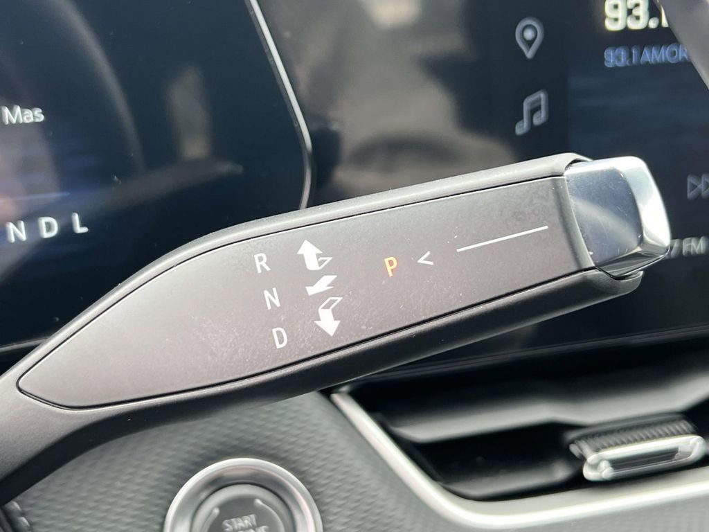 Used 2025 Chevrolet Equinox LT w/ Midnight Edition image 23