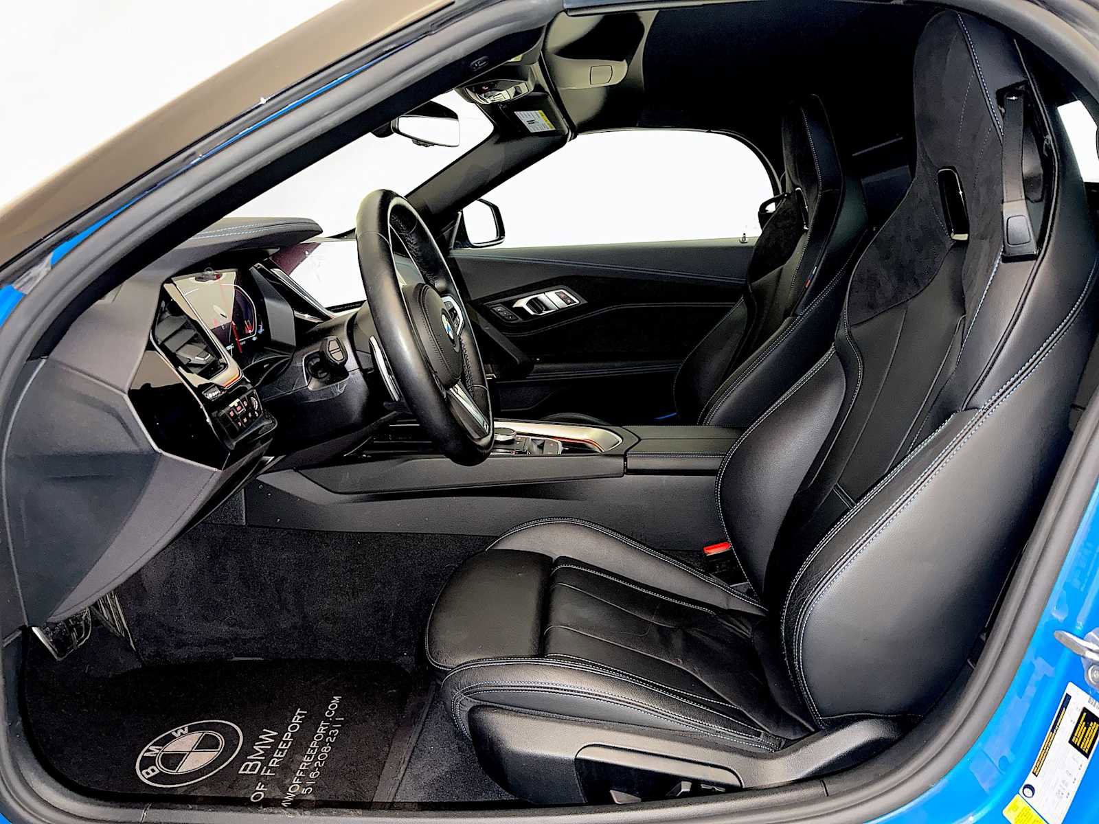 Certified 2022 BMW Z4 sDrive30i w/ M Sport Package image 9