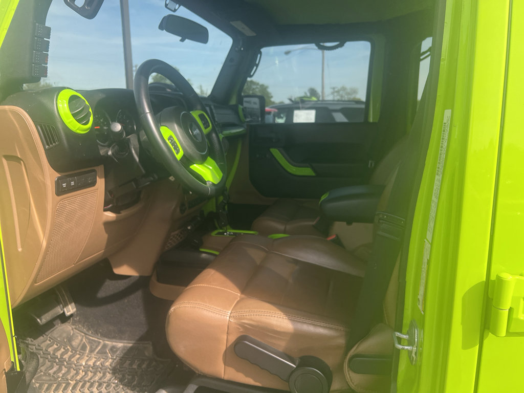 Used 2012 Jeep Wrangler Unlimited Rubicon w/ Dual Top Group AWD/4WD image 14