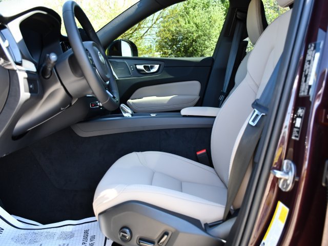 New 2026 Volvo XC60 B5 Plus w/ Protection Package Premier AWD/4WD image 13
