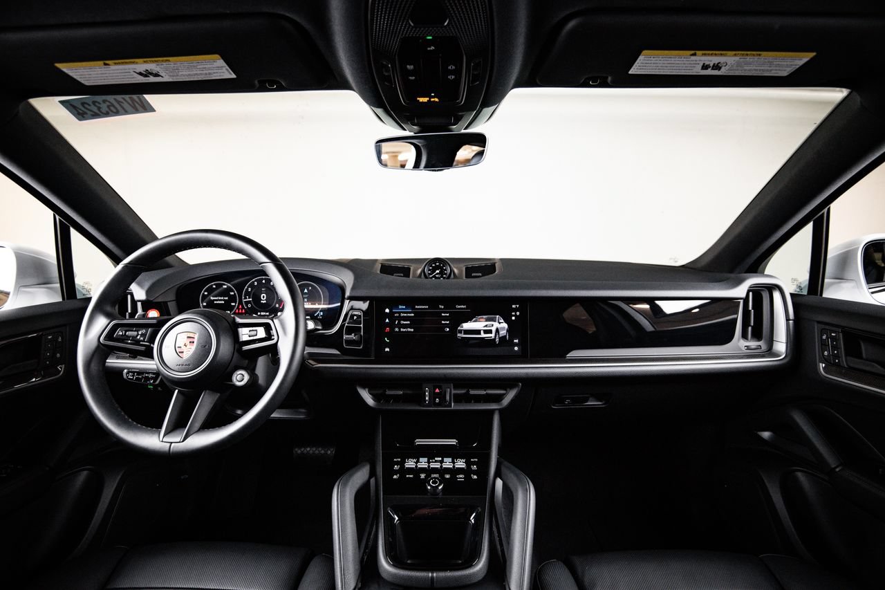 Certified 2026 Porsche Cayenne Coupe AWD/4WD image 25