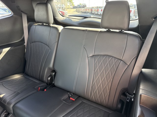 Used 2022 Buick Enclave Avenir w/ Avenir Technology Package AWD/4WD image 7
