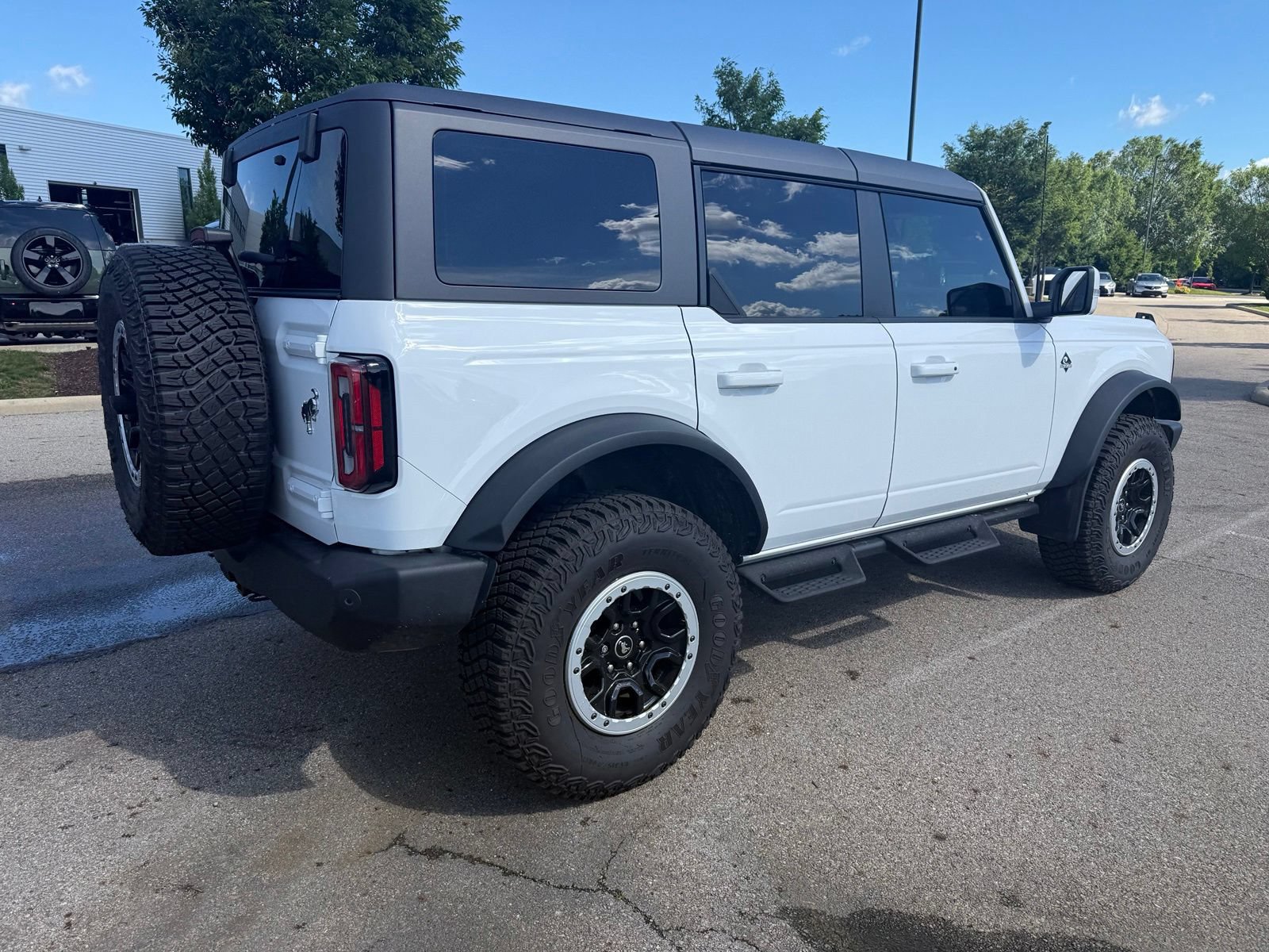 Used 2024 Ford Bronco Outer Banks w/ Sasquatch Package AWD/4WD image 5
