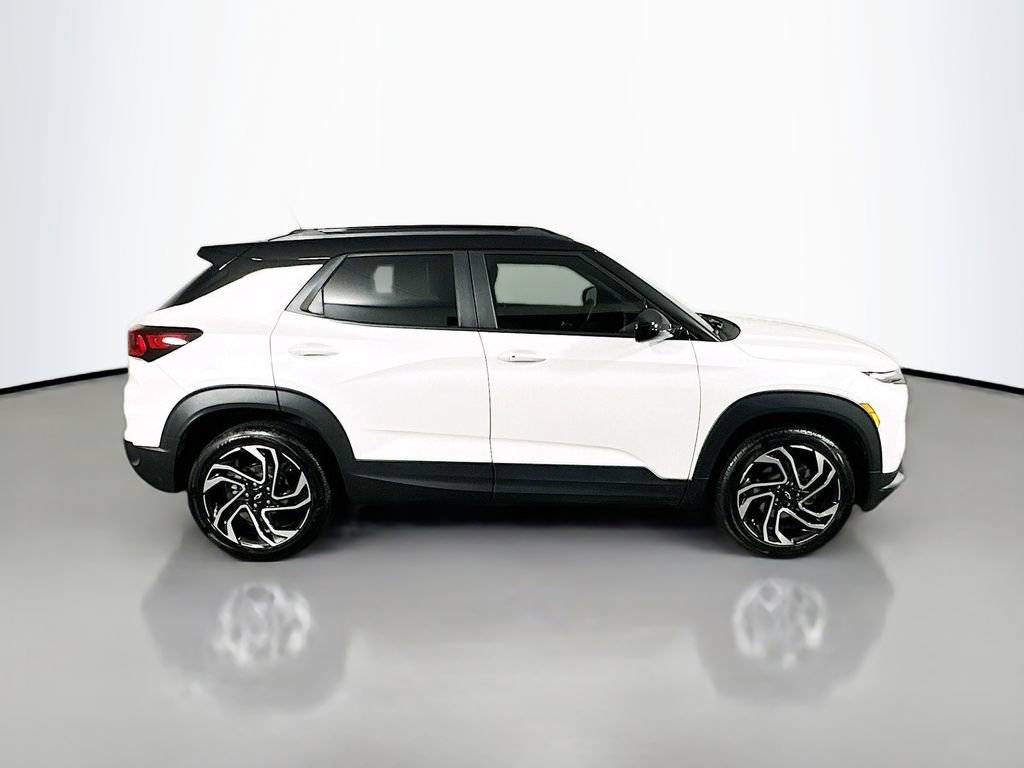 Used 2025 Chevrolet TrailBlazer RS w/ Convenience Package image 8