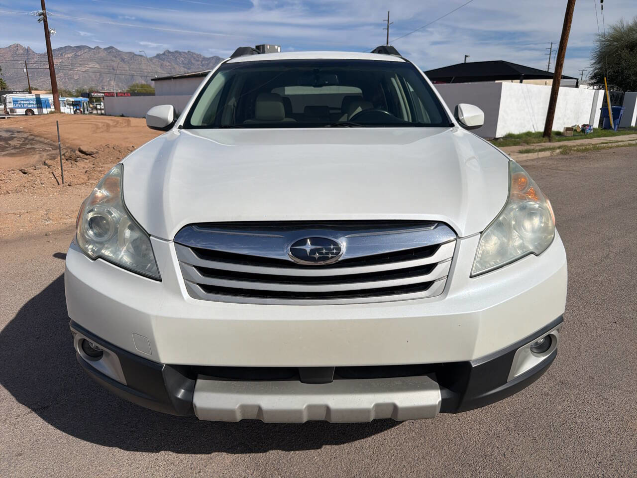 Used 2010 Subaru Outback 2.5i Limited image 9