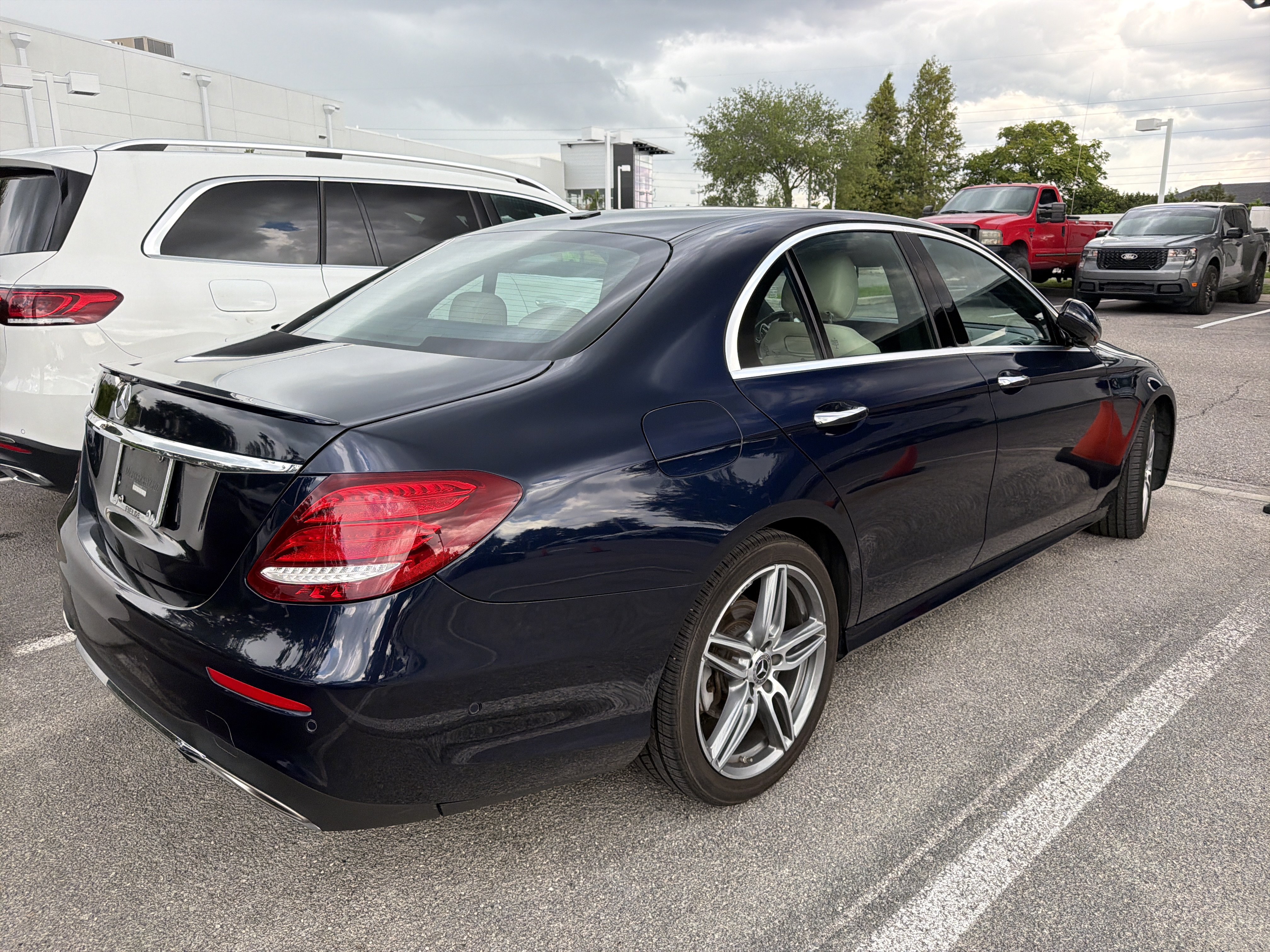 Used 2019 Mercedes-Benz E 300 image 2
