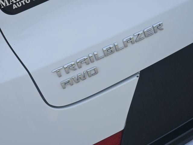 Used 2025 Chevrolet TrailBlazer LT AWD/4WD image 11