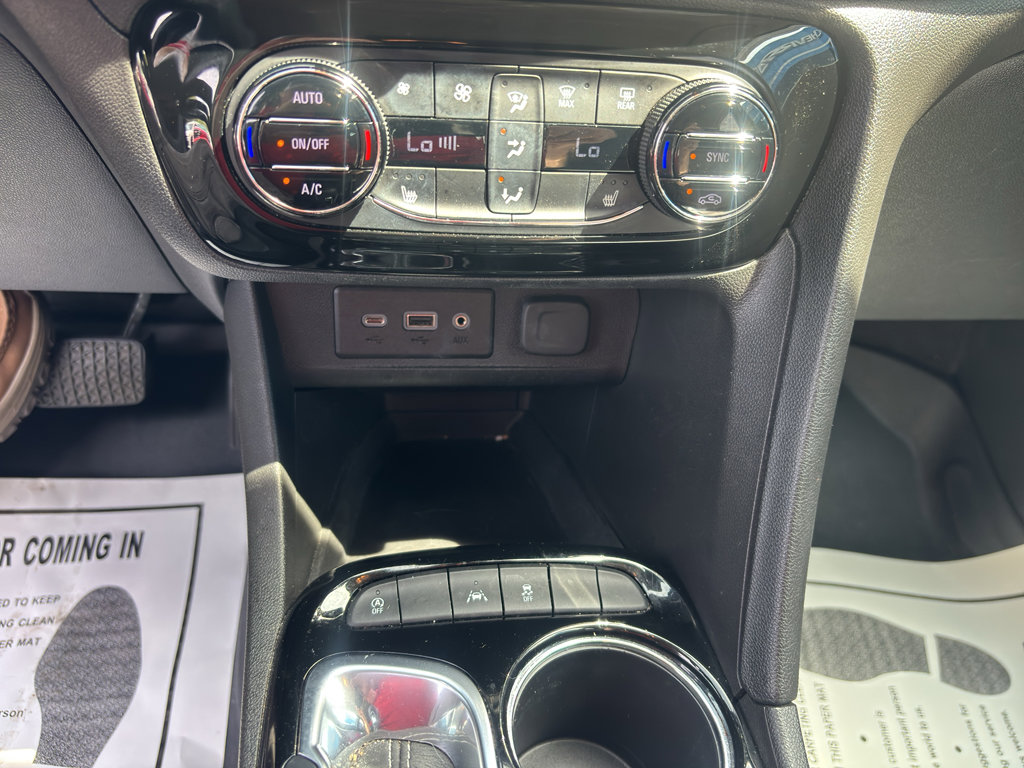 Used 2022 Buick Encore GX Select w/ Sport Touring Package FWD image 17