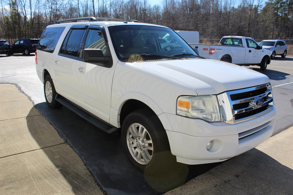 Used 2011 Ford Expedition EL XLT image 2
