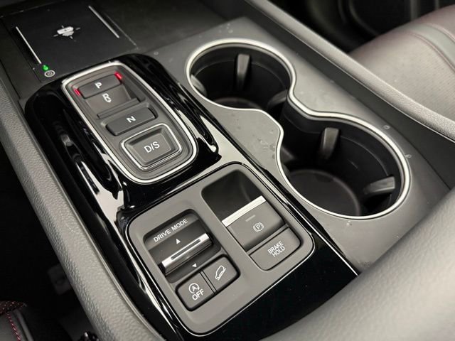 Used 2025 Honda Pilot Black Edition image 27