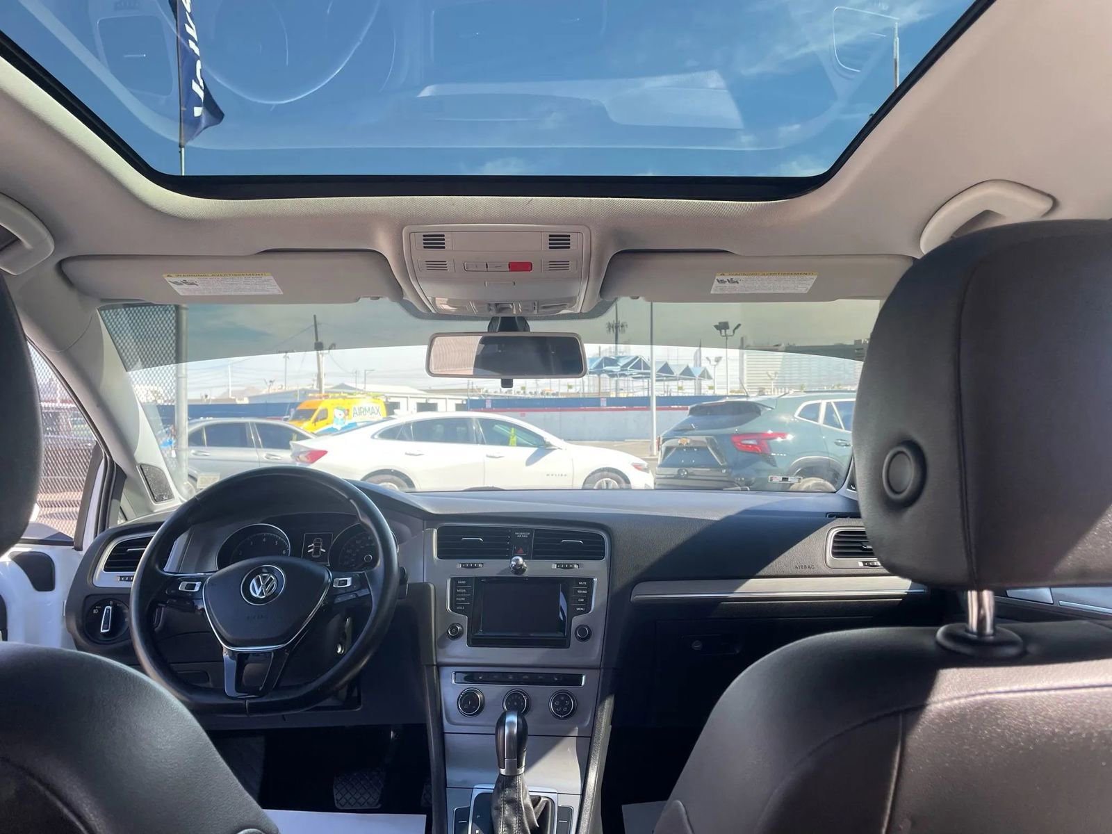 Used 2015 Volkswagen Golf SE w/ Lighting Package image 11