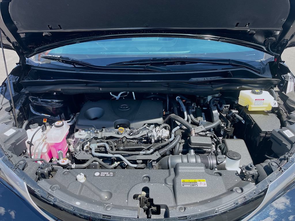 Used 2025 Toyota Sienna Limited FWD image 33