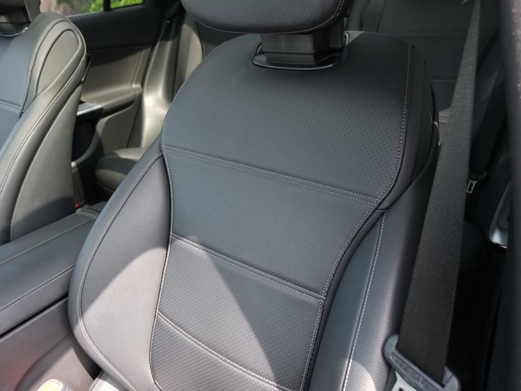 Used 2023 Mercedes-Benz GLC 300 image 25