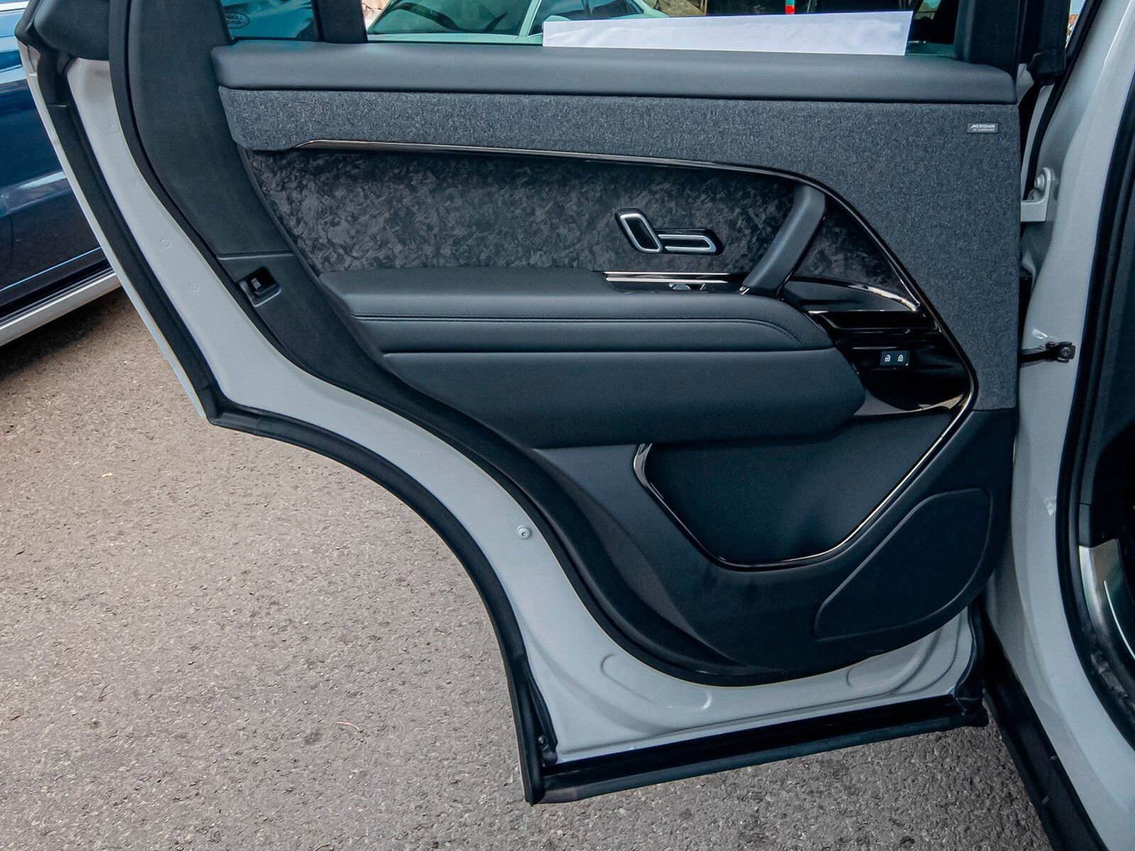 New 2025 Land Rover Range Rover Sport Dynamic SE image 43