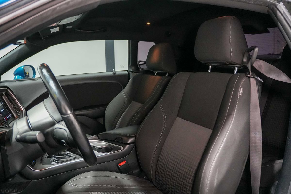 Used 2020 Dodge Challenger SXT w/ Driver Convenience Group RWD image 12