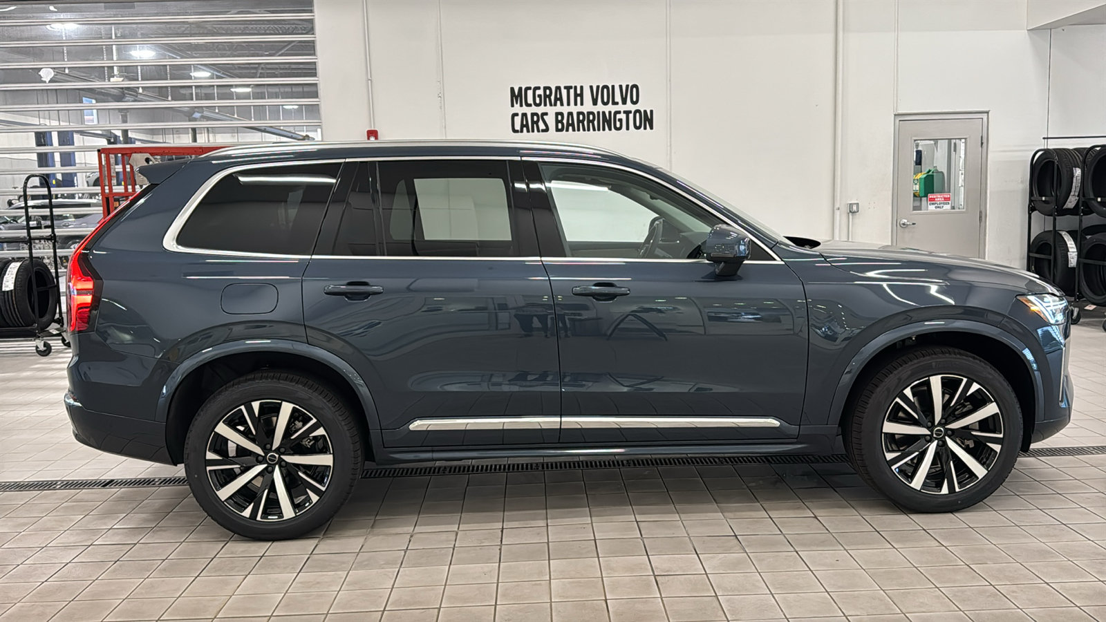 New 2027 Volvo XC60 B5 Core AWD/4WD image 4