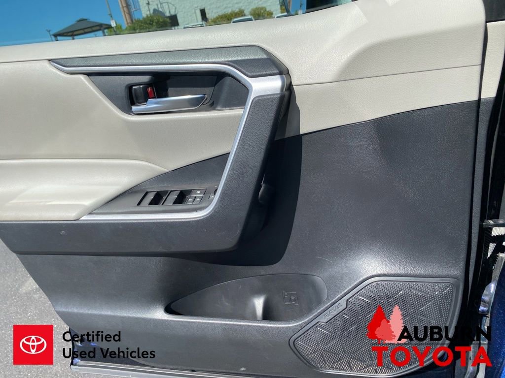 Certified 2021 Toyota RAV4 XLE w/ Convenience Package AWD/4WD image 36