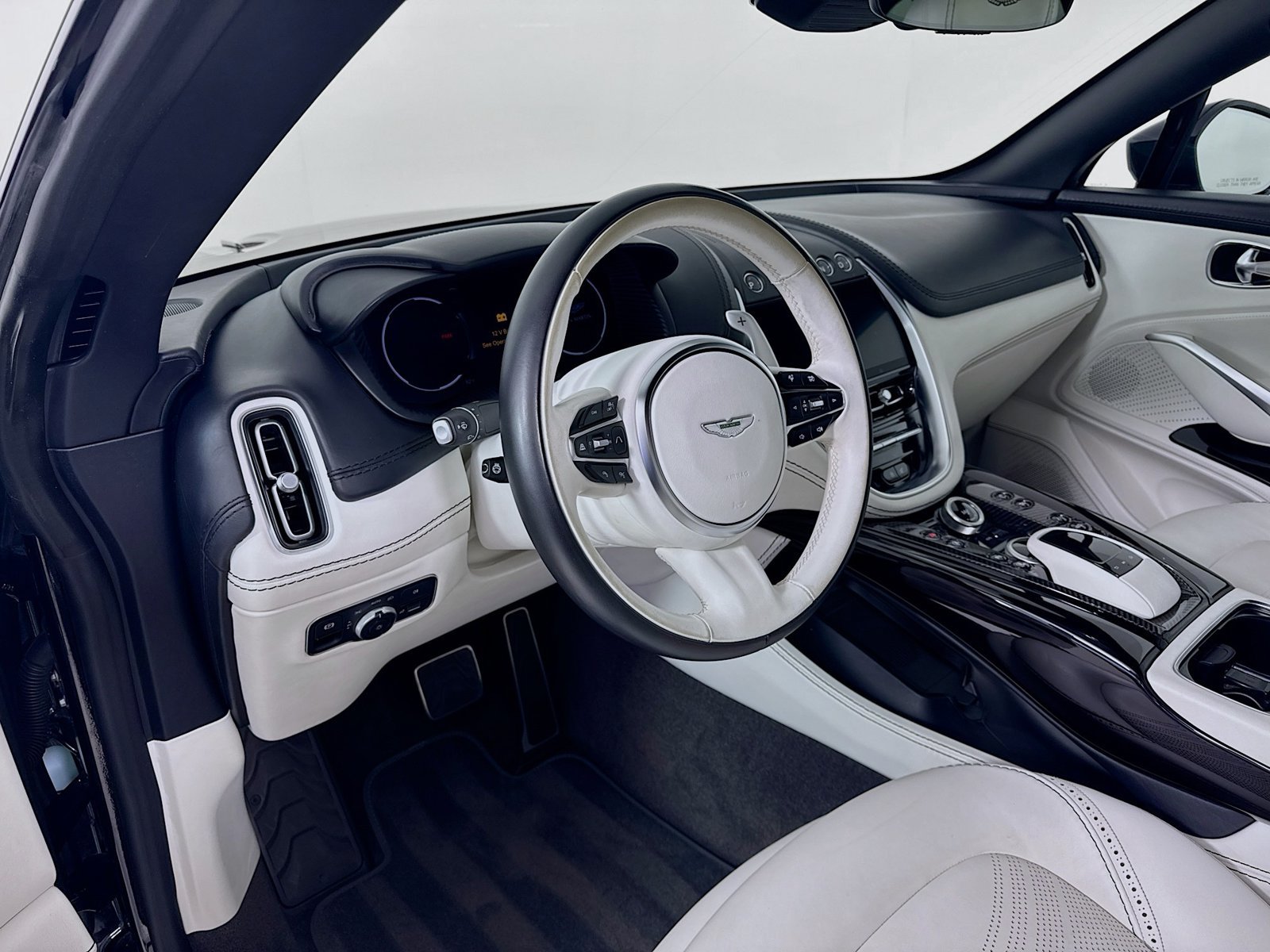 Used 2023 Aston Martin DBX 707 AWD/4WD image 11