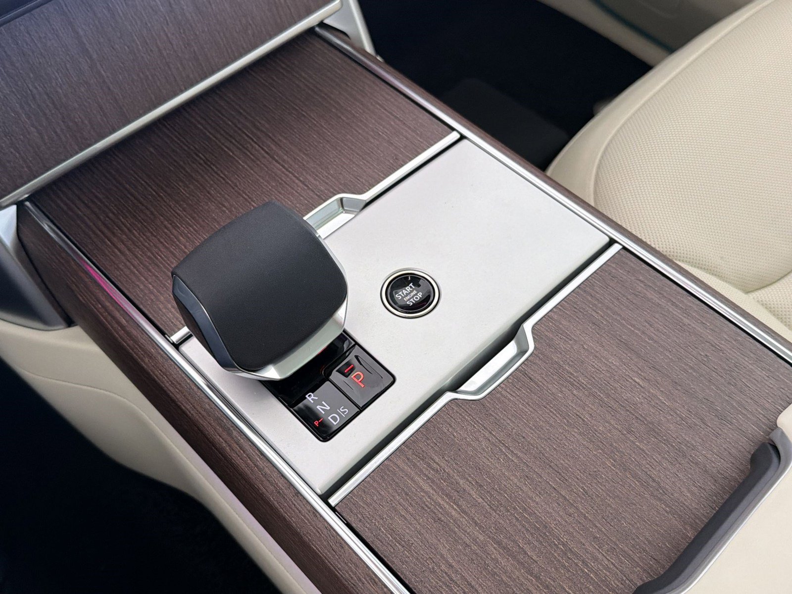 New 2026 Land Rover Range Rover SE AWD/4WD image 26