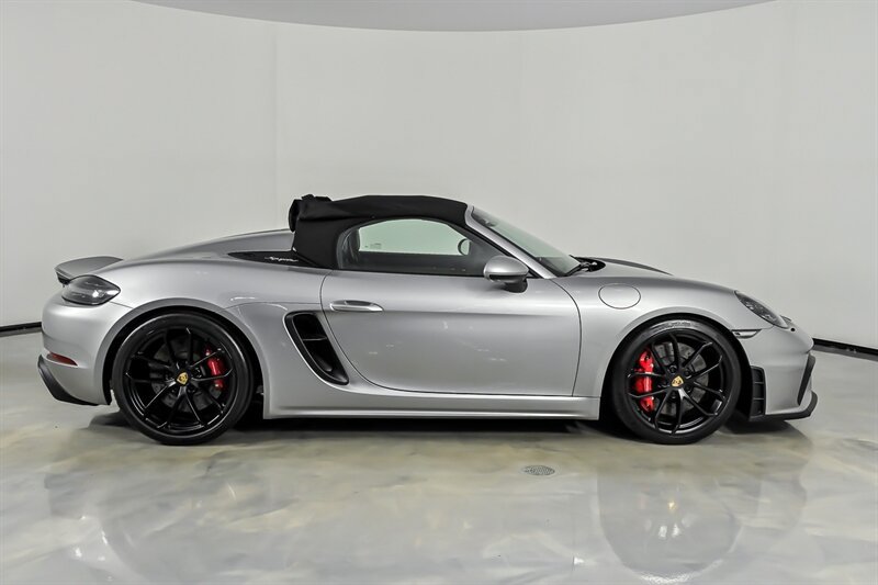 Used 2022 Porsche 718 Boxster Spyder RWD image 12