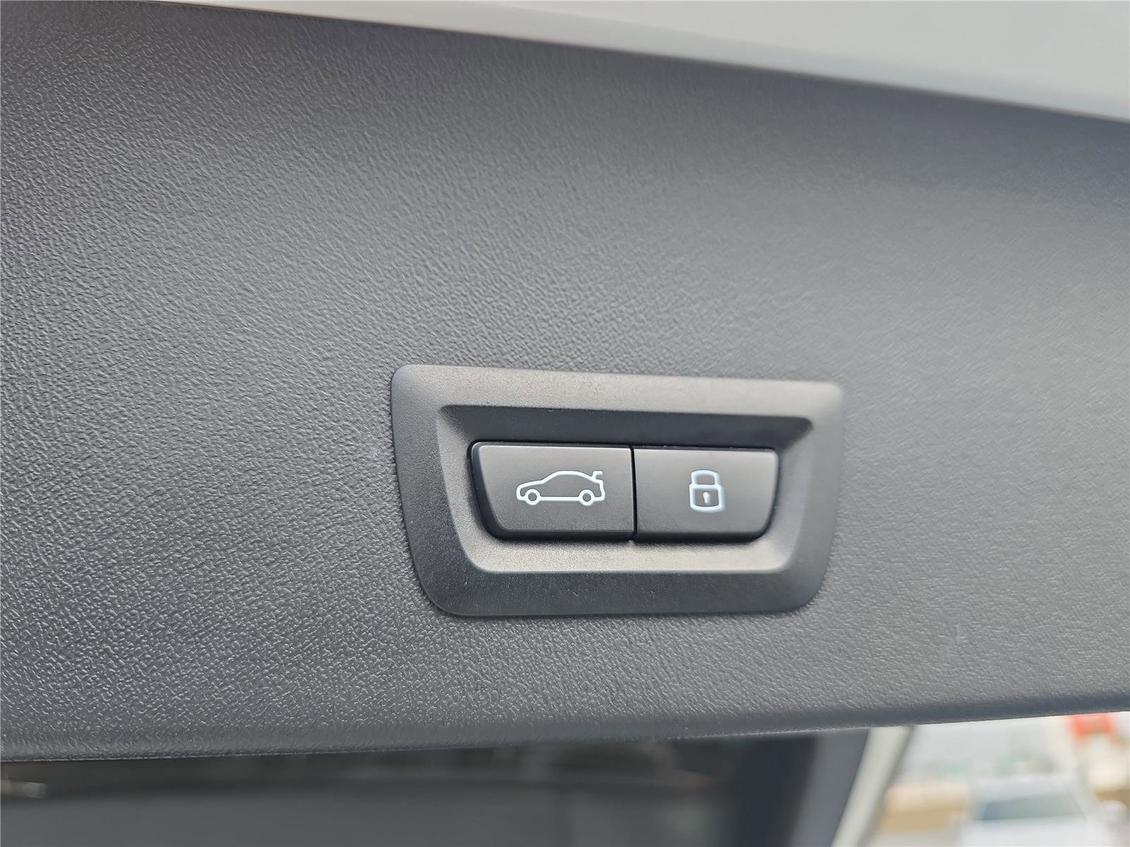 Certified 2025 BMW X3 xDrive30i image 10