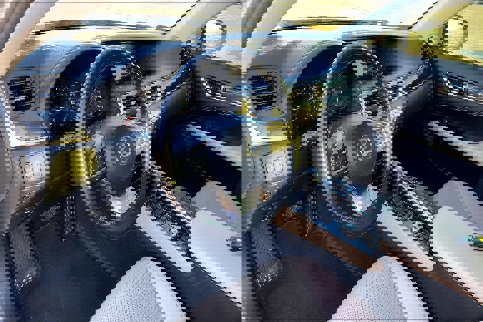 Used 2016 Lexus GS 200t image 17