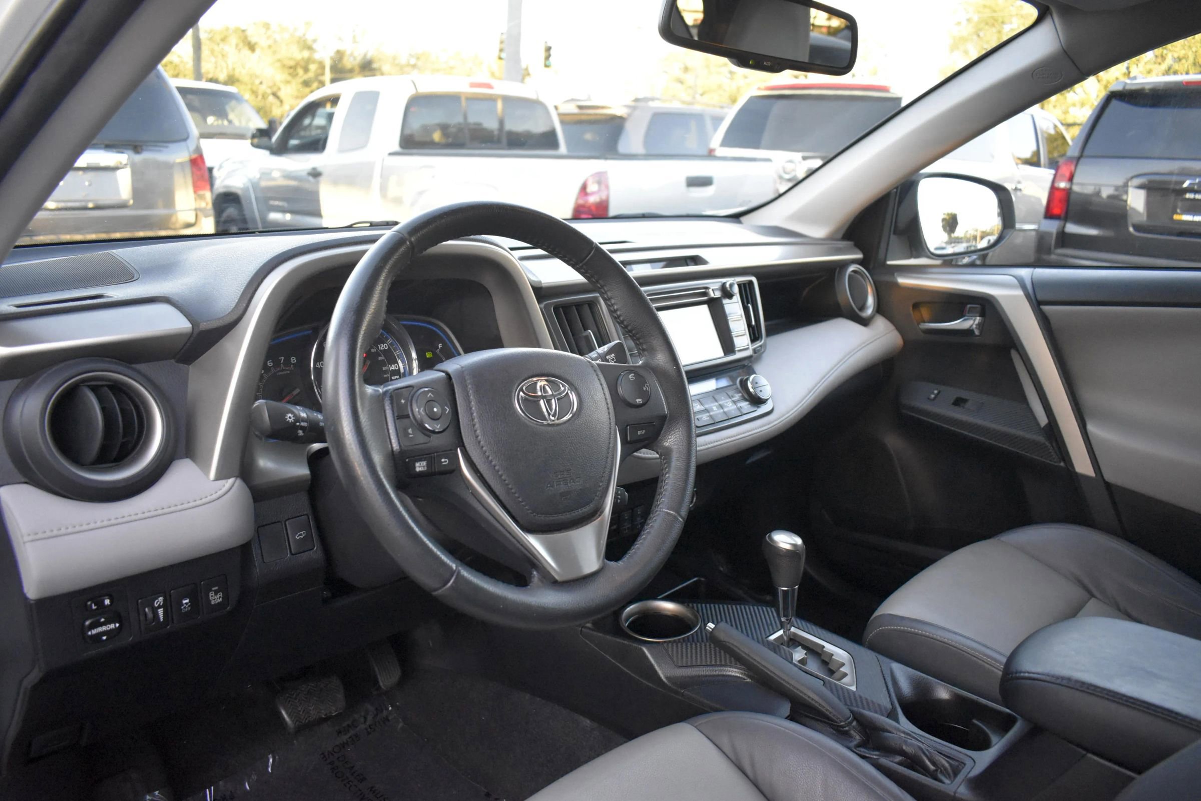 Used 2015 Toyota RAV4 Limited w/ Technology Package image 9