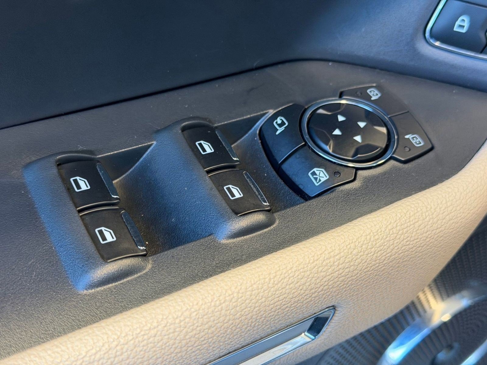 Used 2024 Ford Expedition Limited image 12