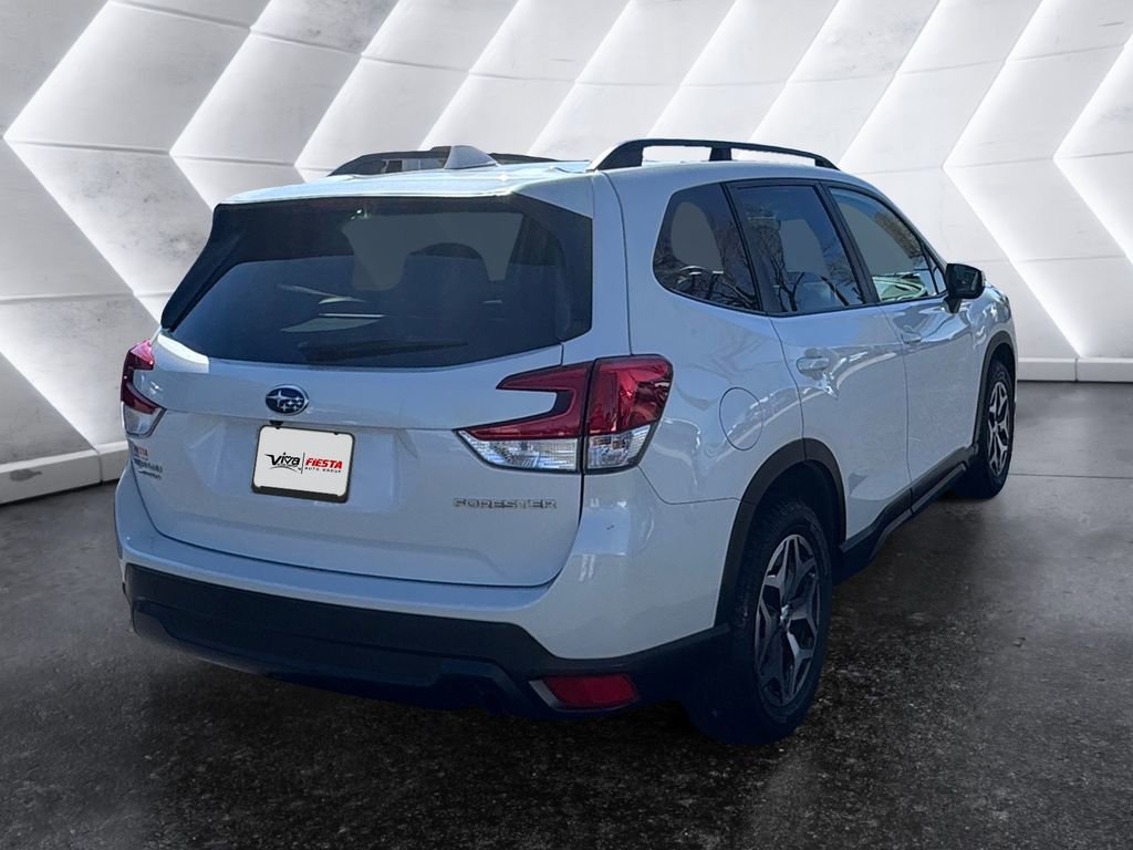 Used 2021 Subaru Forester Premium image 4