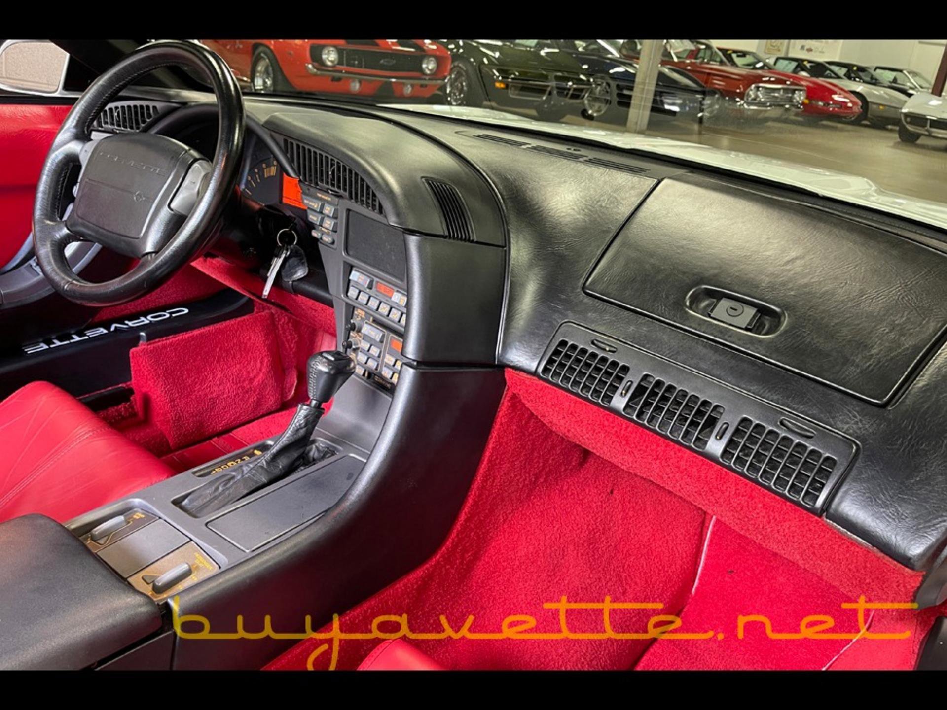 Used 1991 Chevrolet Corvette Convertible RWD image 18