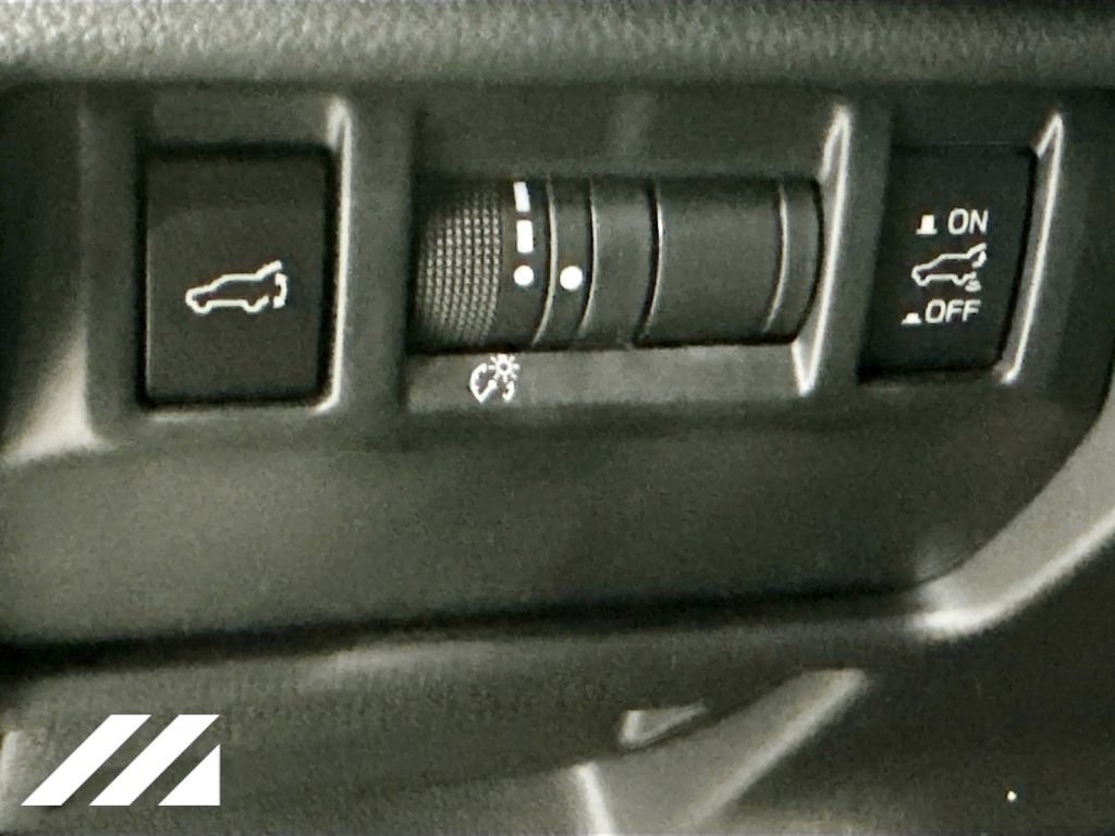Used 2026 Subaru Forester Premium AWD/4WD image 8