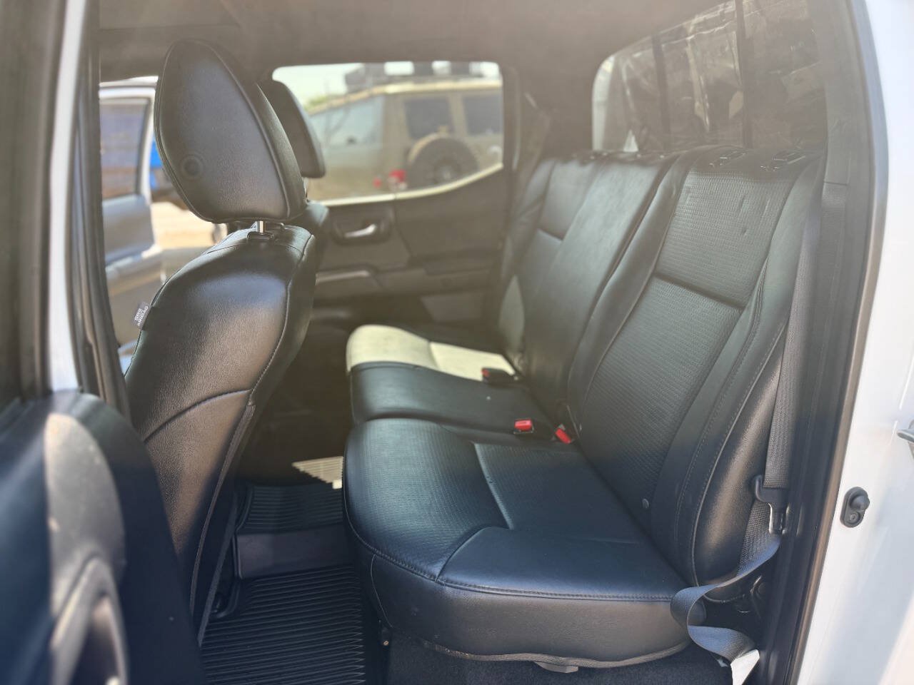 Used 2019 Toyota Tacoma TRD Sport w/ TRD Premium Sport Package AWD/4WD image 35