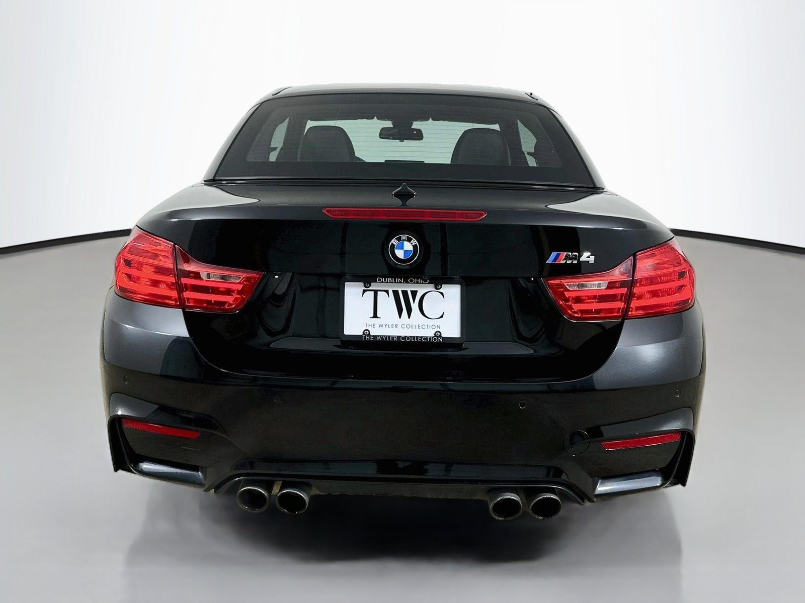 Used 2016 BMW M4 Convertible RWD image 6