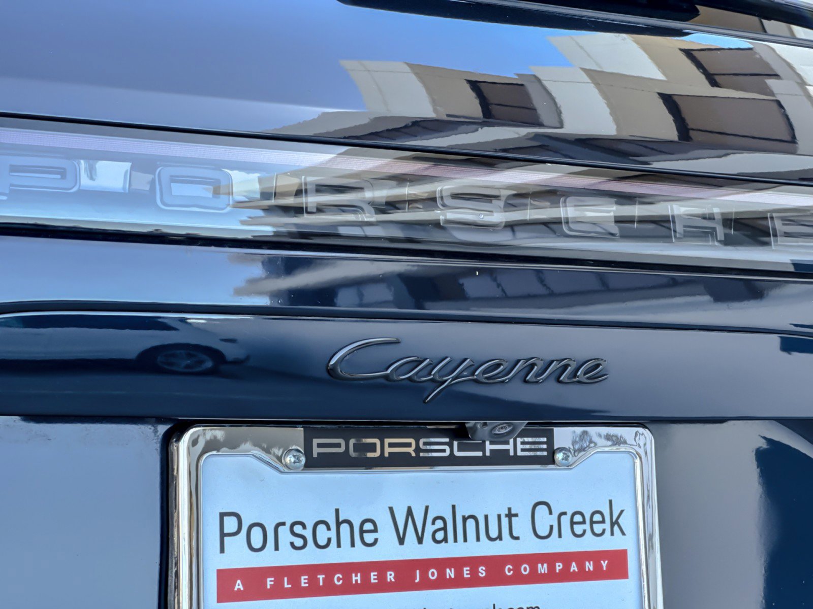 Certified 2023 Porsche Cayenne Platinum Edition image 28