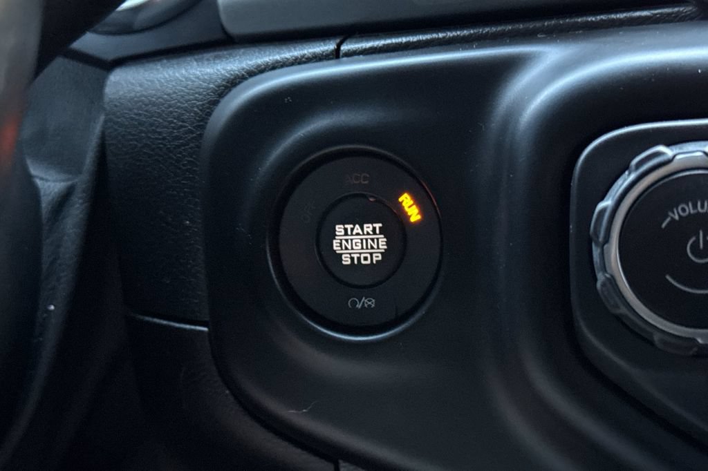 Used 2021 Jeep Wrangler Unlimited Sahara w/ Uconnect 4C Nav & Sound Group AWD/4WD image 24