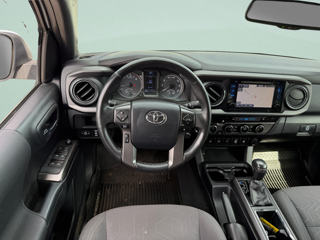 Used 2017 Toyota Tacoma TRD Off-Road w/ Premium & Technology Package AWD/4WD image 6