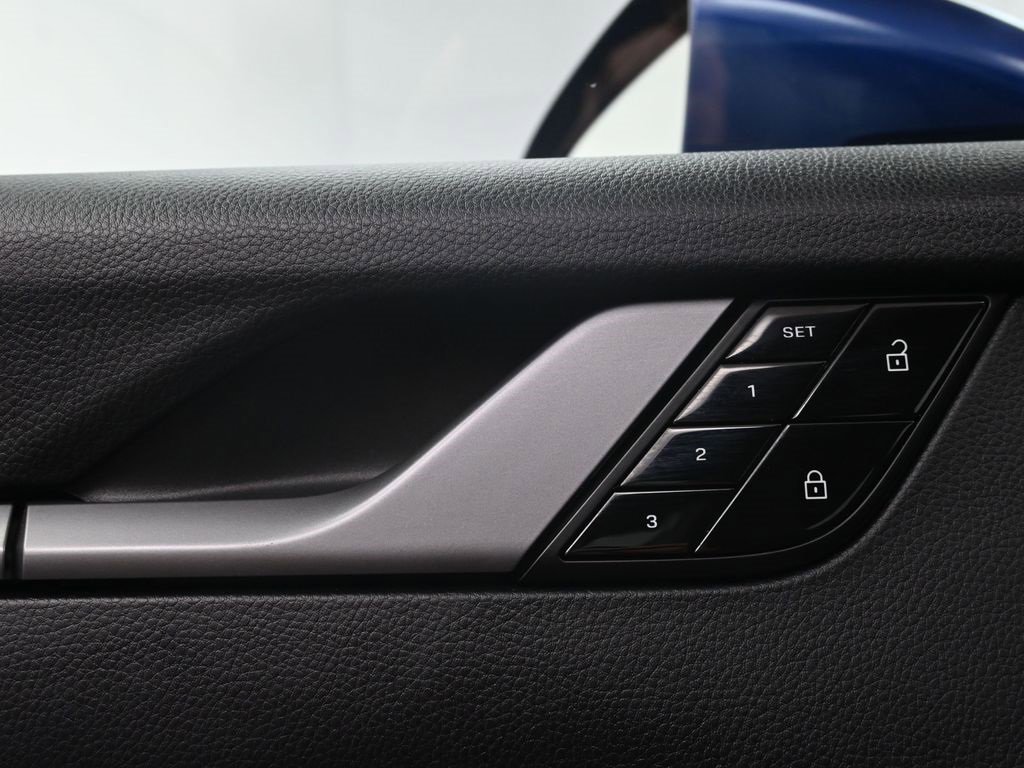 Used 2020 Porsche 911 Carrera image 14