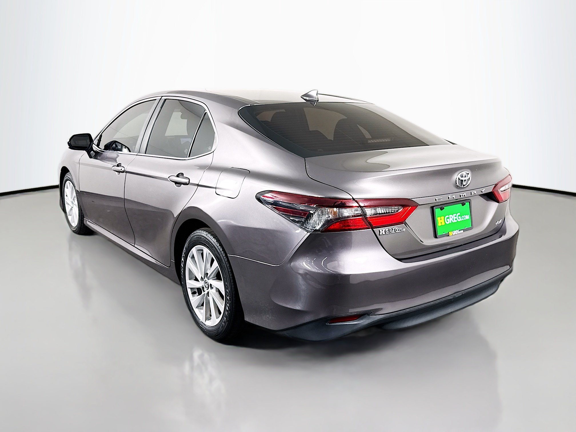 Used 2022 Toyota Camry LE FWD image 7