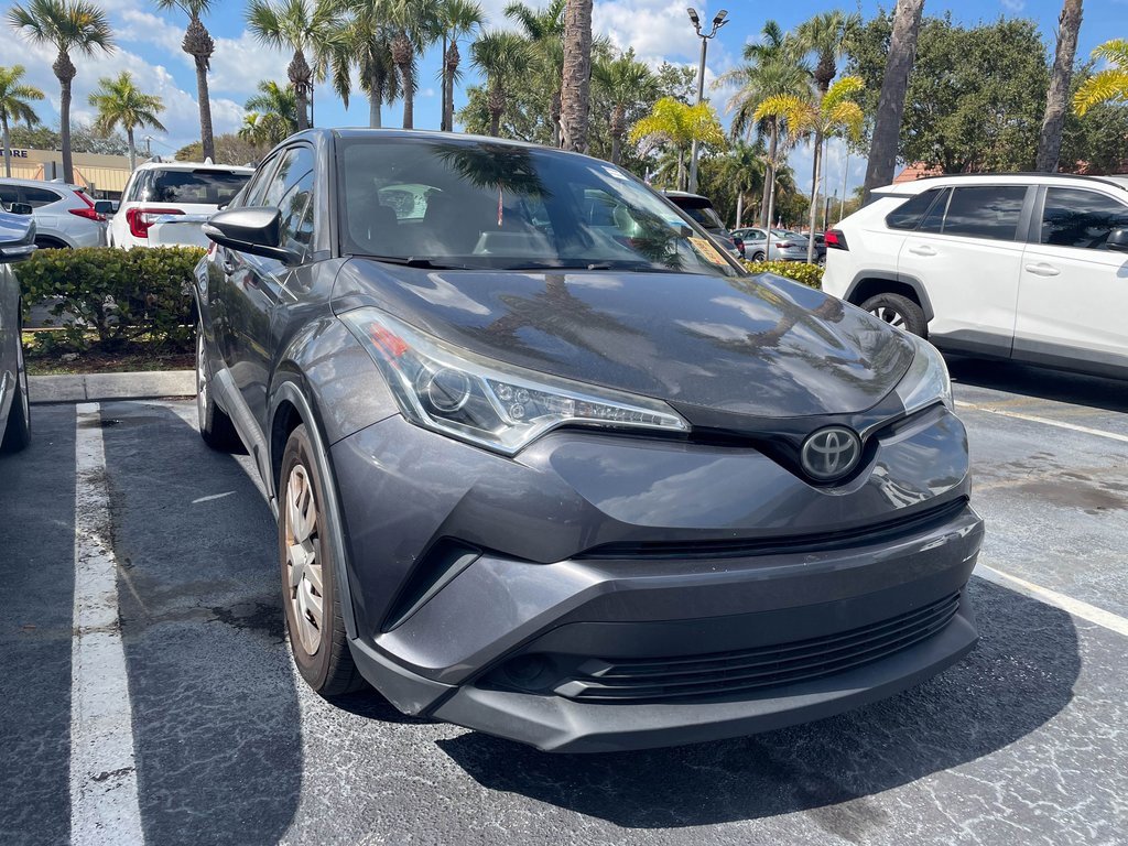 Used 2019 Toyota C-HR LE image 1