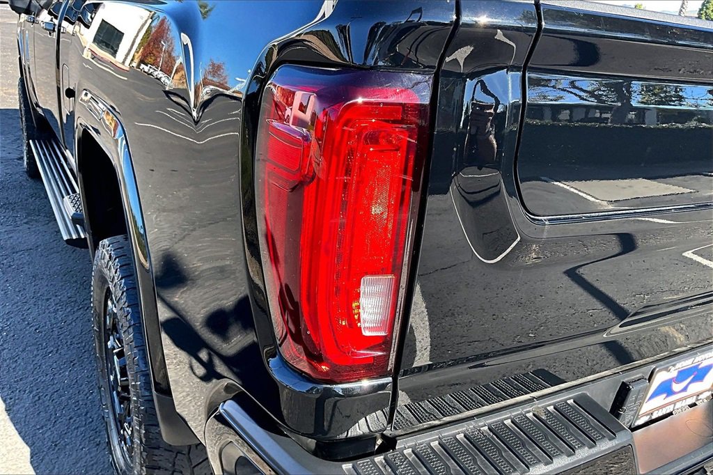 Used 2021 GMC Sierra 2500 AT4 w/ AT4 Premium Plus Package image 30