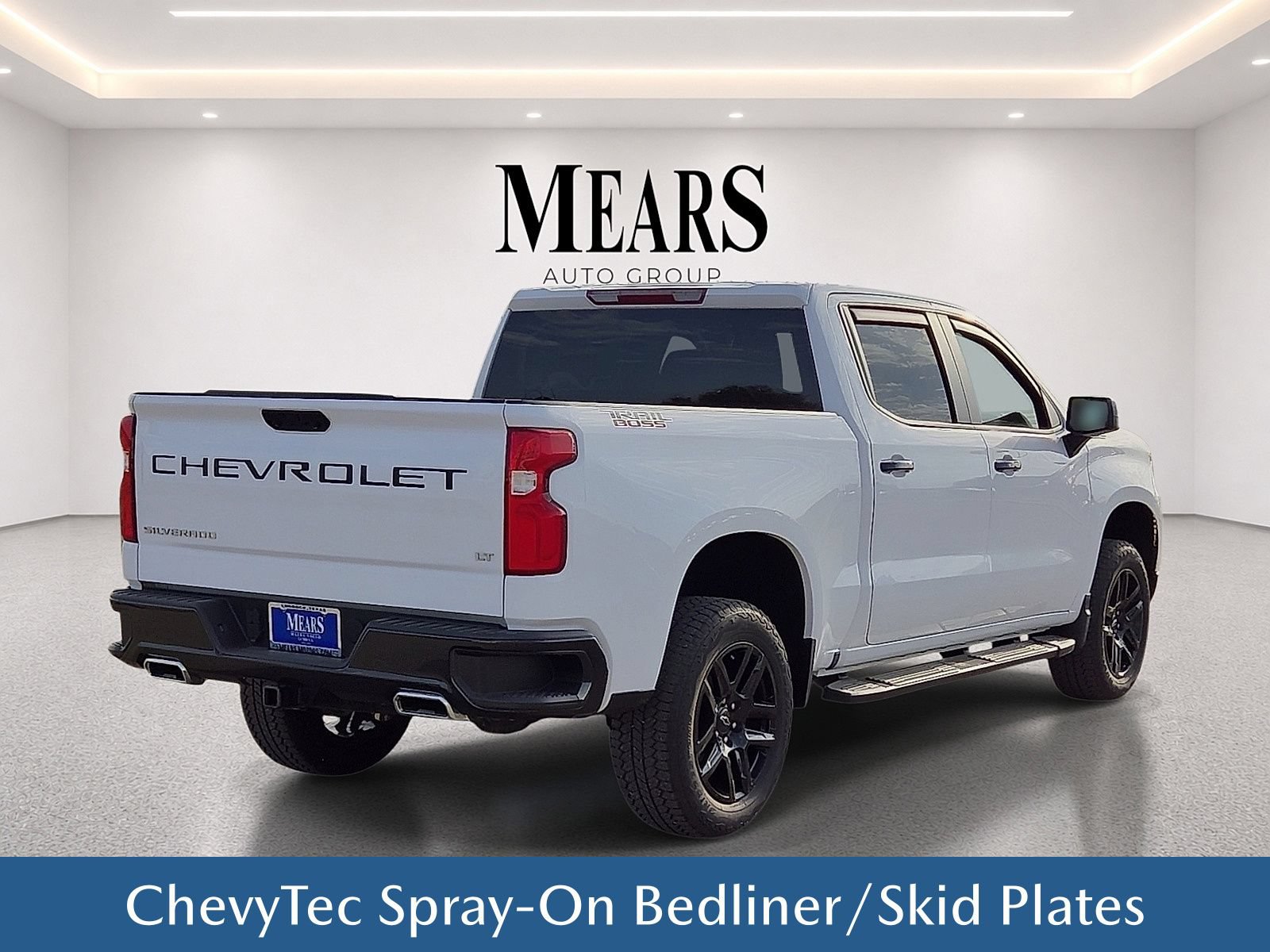 Used 2025 Chevrolet Silverado 1500 LT Trail Boss w/ LPO, Dark Essentials Package AWD/4WD image 6