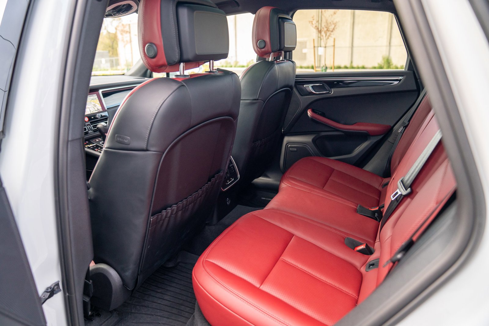 Used 2025 Porsche Macan image 23