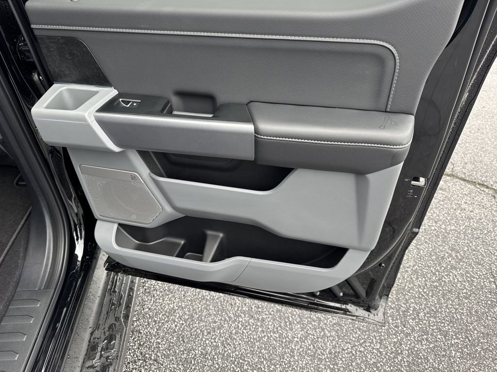 New 2025 Ford F150 Lightning Flash AWD/4WD image 16
