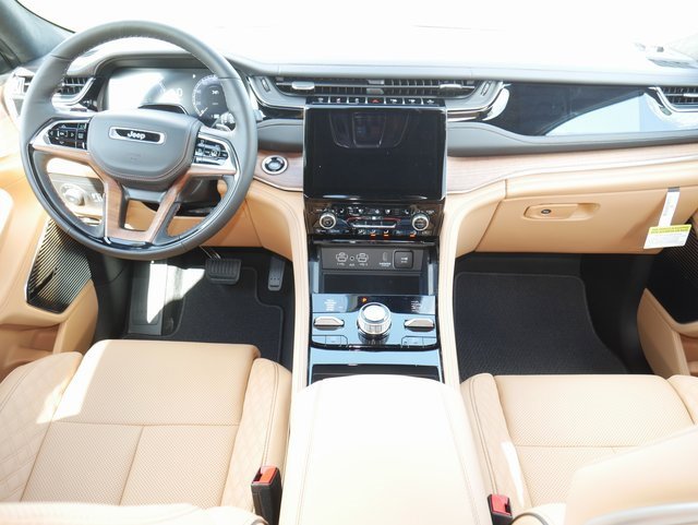 New 2025 Jeep Grand Cherokee L Summit image 3