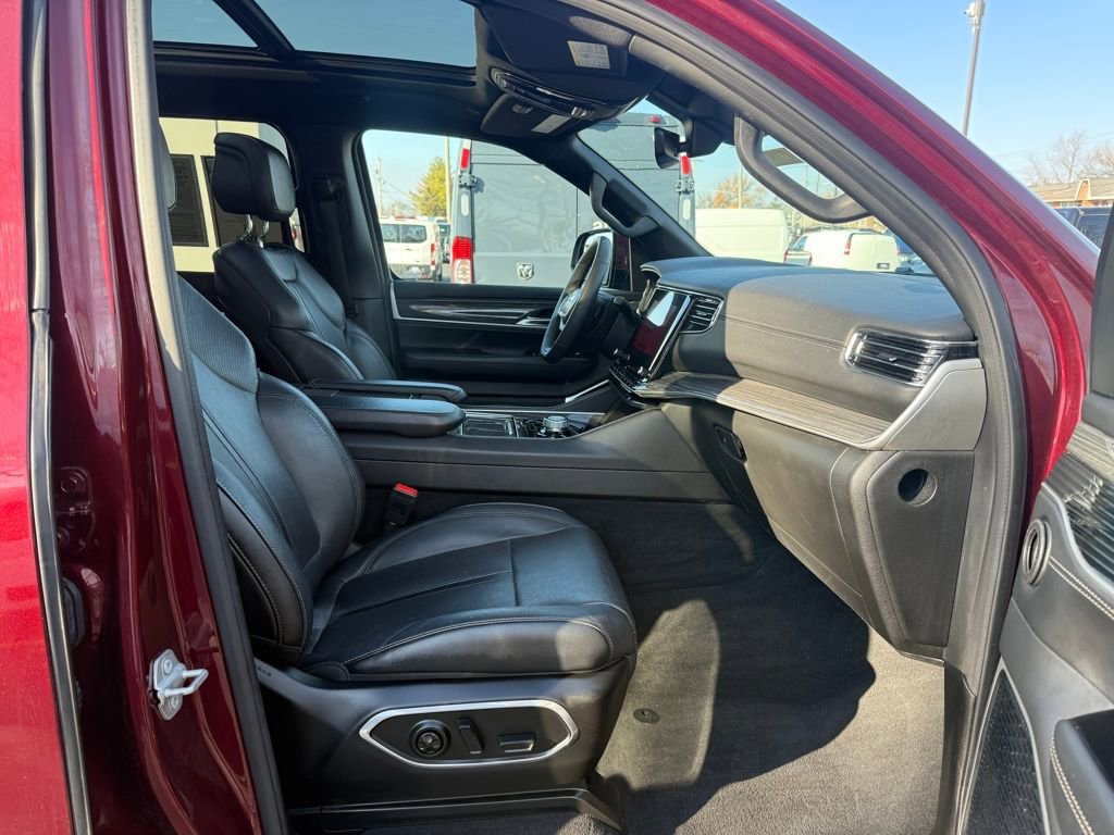 Used 2022 Jeep Wagoneer Series II w/ Premium Group I image 12