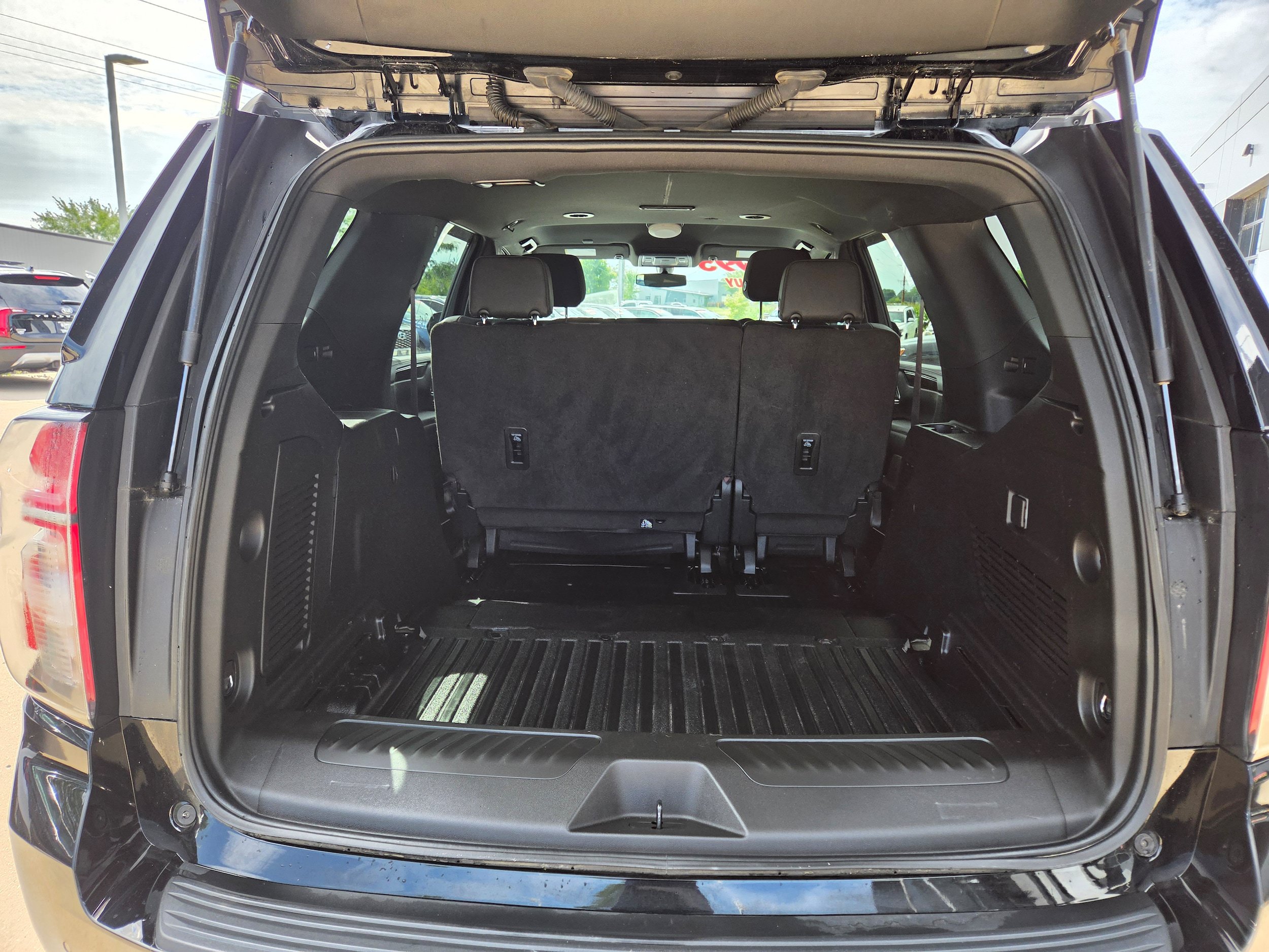 Used 2023 Chevrolet Tahoe 4WD image 15
