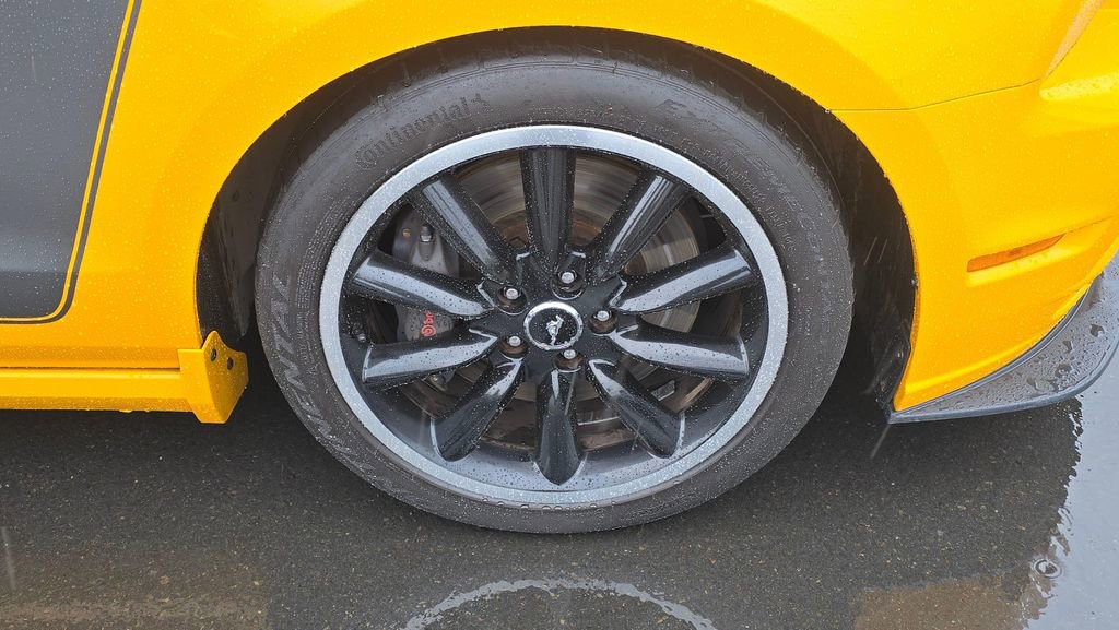 Used 2013 Ford Mustang Boss 302 w/ Boss 302 Accessory Pkg RWD image 9