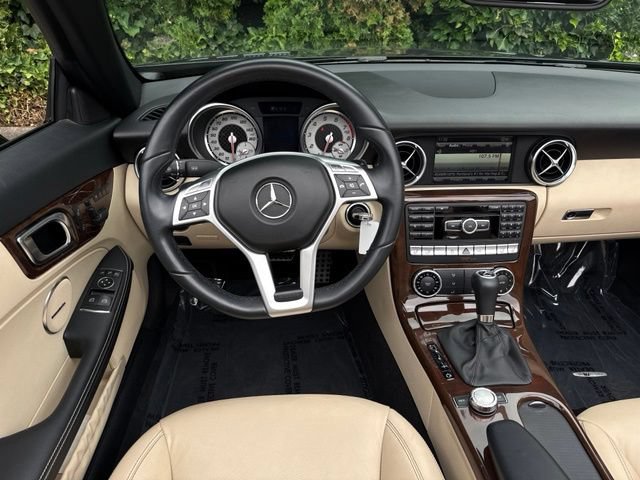 Used 2014 Mercedes-Benz SLK 350 image 21